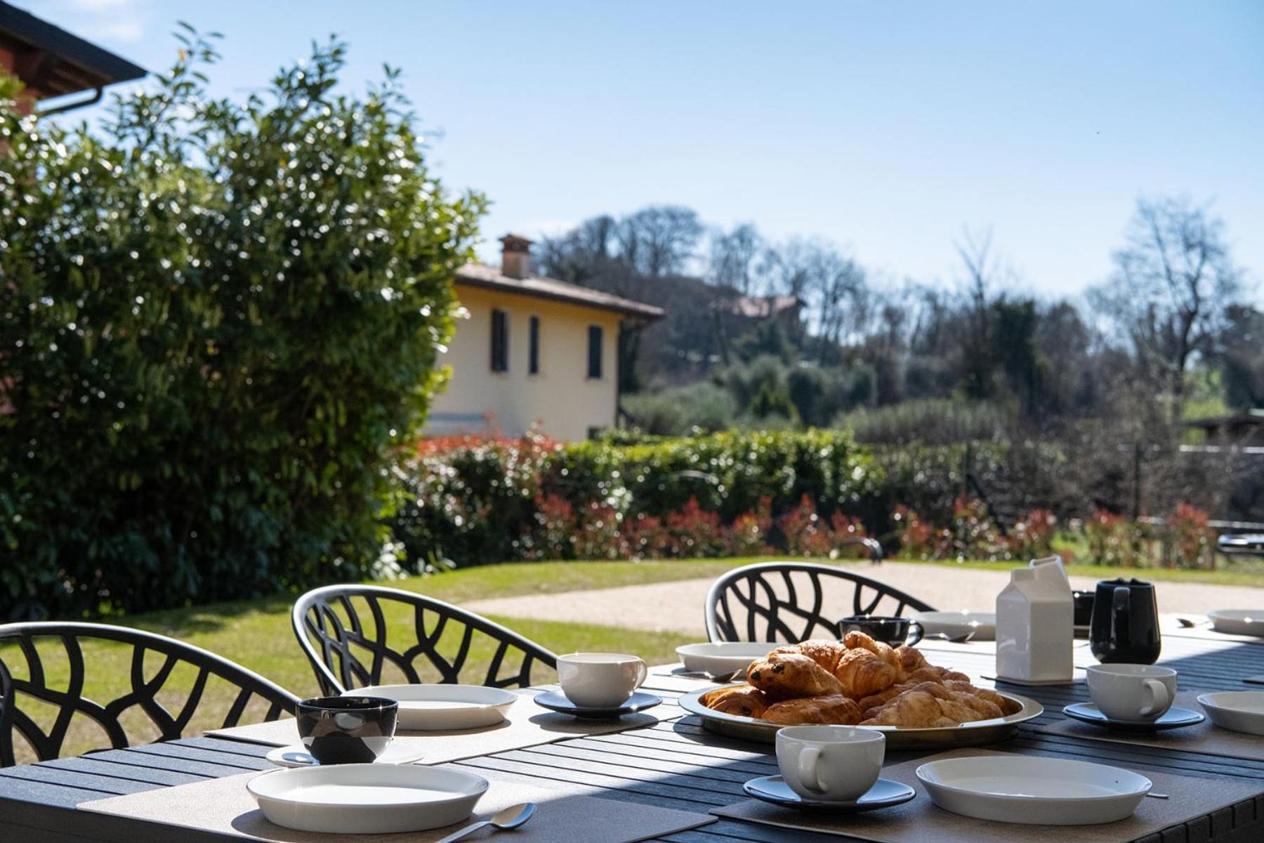 Luxury Villas Gardenia With Private Pool Padenghe sul Garda Buitenkant foto
