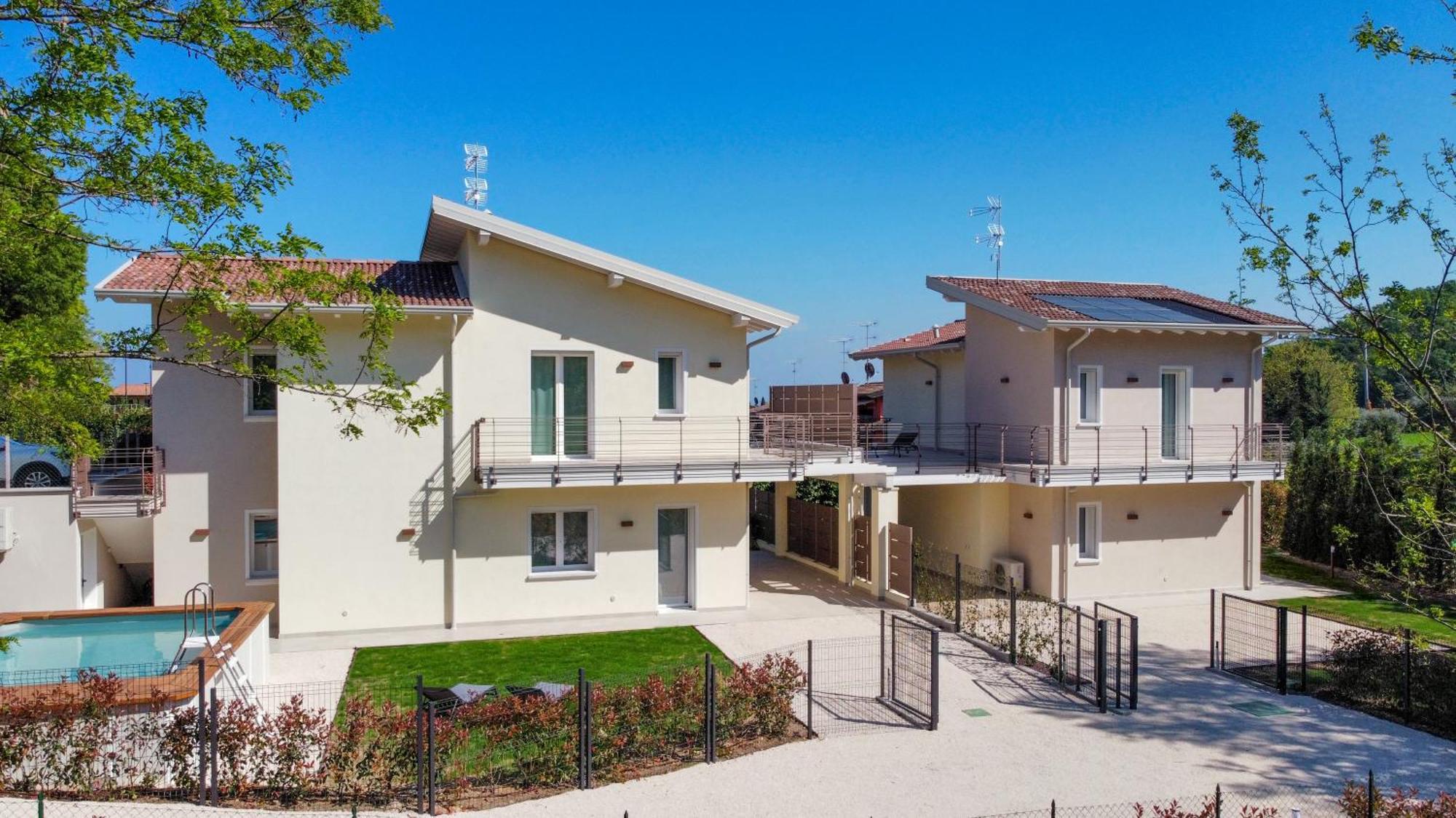 Luxury Villas Gardenia With Private Pool Padenghe sul Garda Buitenkant foto